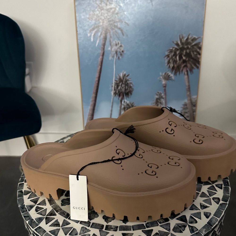 Gucci tan Rubber Clog size 42
